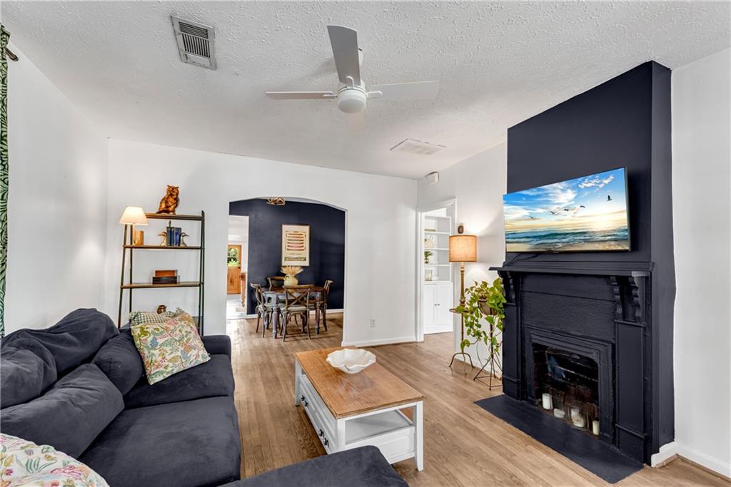 89 Mountain View Road NW