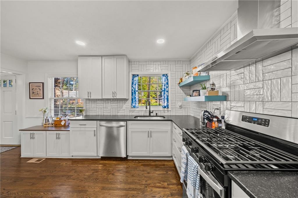 460 Deckner Avenue SW
