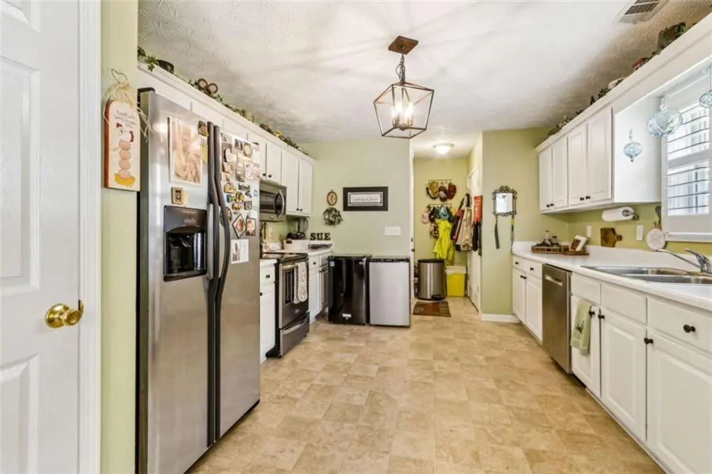 Winder, Georgia 30680, United States, 3 Bedrooms Bedrooms, ,2 BathroomsBathrooms,Residential,Pending,108169