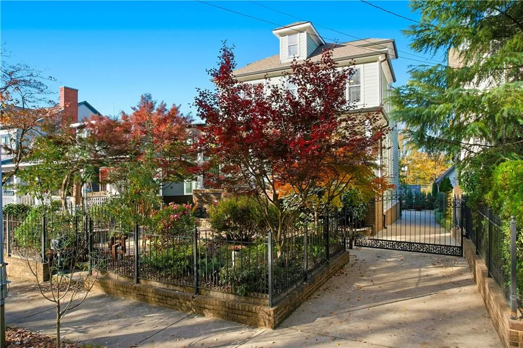 Atlanta, Georgia 30312, United States, 6 Bedrooms Bedrooms, ,7 BathroomsBathrooms,Residential,Active,245909