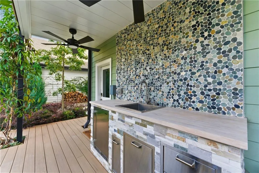 Atlanta, Georgia 30312, United States, 6 Bedrooms Bedrooms, ,7 BathroomsBathrooms,Residential,Active,245909