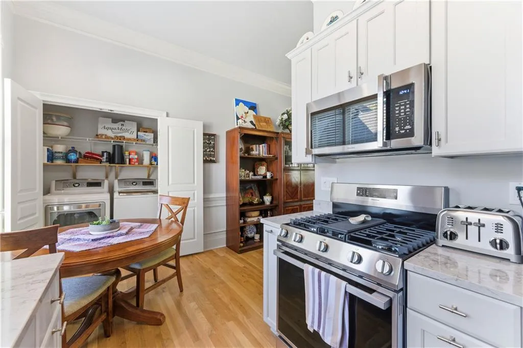 Atlanta, Georgia 30312, United States, 6 Bedrooms Bedrooms, ,7 BathroomsBathrooms,Residential,Active,245909