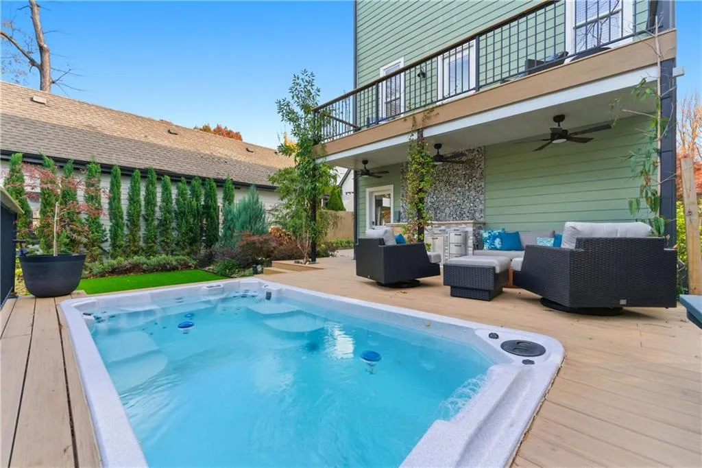 Atlanta, Georgia 30312, United States, 6 Bedrooms Bedrooms, ,7 BathroomsBathrooms,Residential,Active,245909