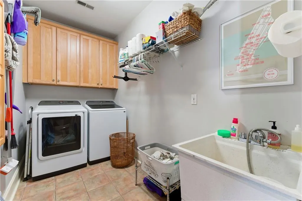 Atlanta, Georgia 30312, United States, 6 Bedrooms Bedrooms, ,7 BathroomsBathrooms,Residential,Active,245909