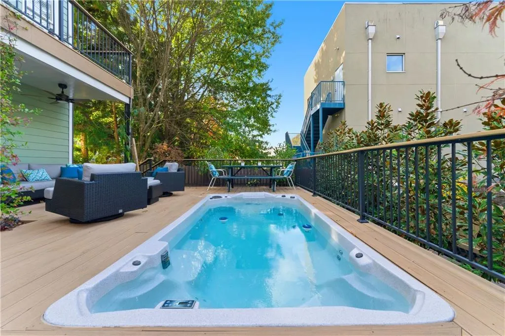 Atlanta, Georgia 30312, United States, 6 Bedrooms Bedrooms, ,7 BathroomsBathrooms,Residential,Active,245909