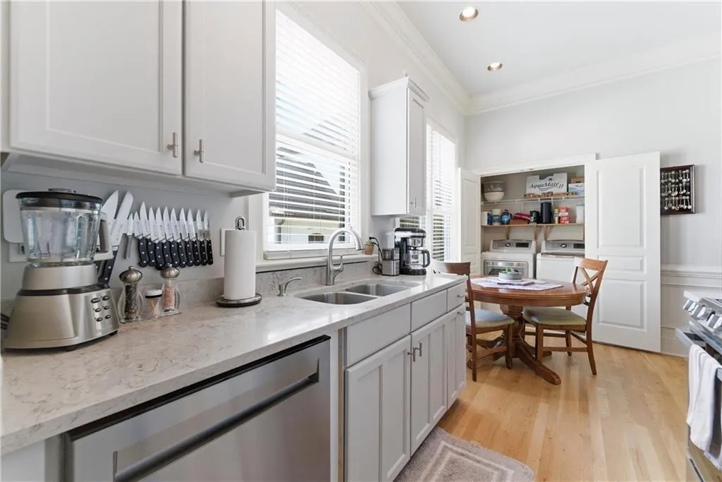 Atlanta, Georgia 30312, United States, 6 Bedrooms Bedrooms, ,7 BathroomsBathrooms,Residential,Active,245909