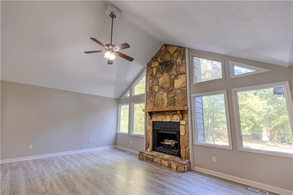 123 Williamsburg Lane