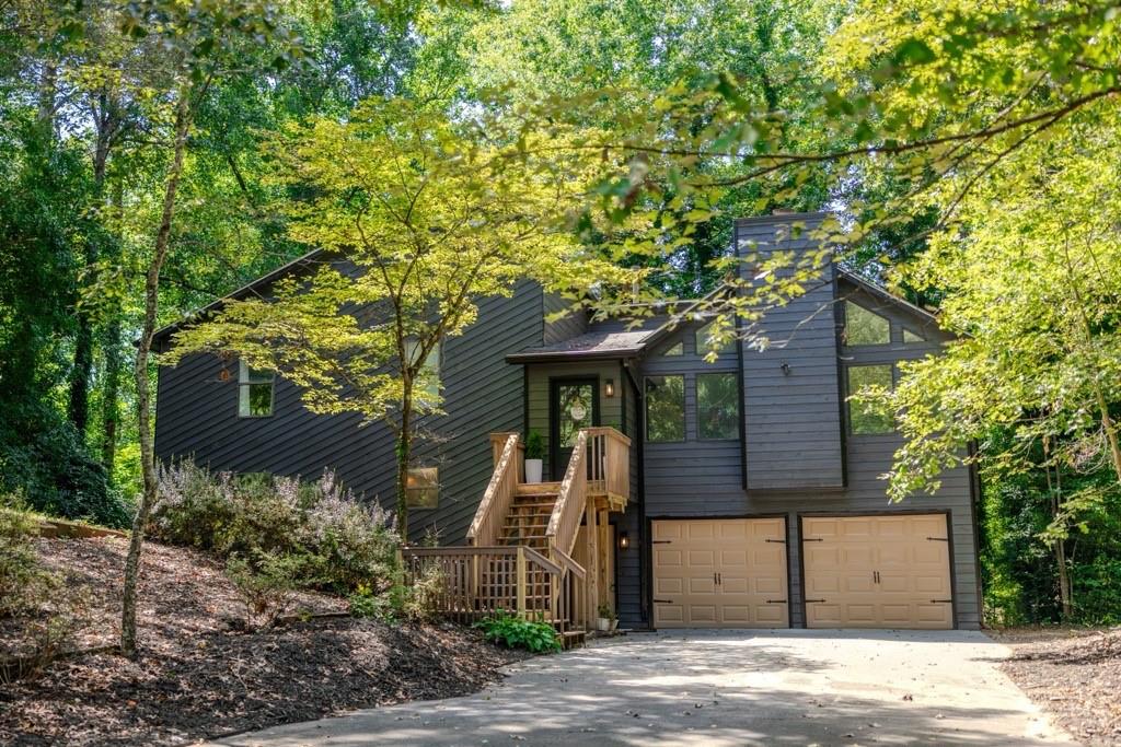 123 Williamsburg Lane