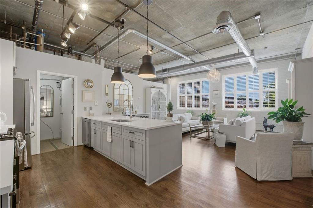3235 Roswell Road NE 402