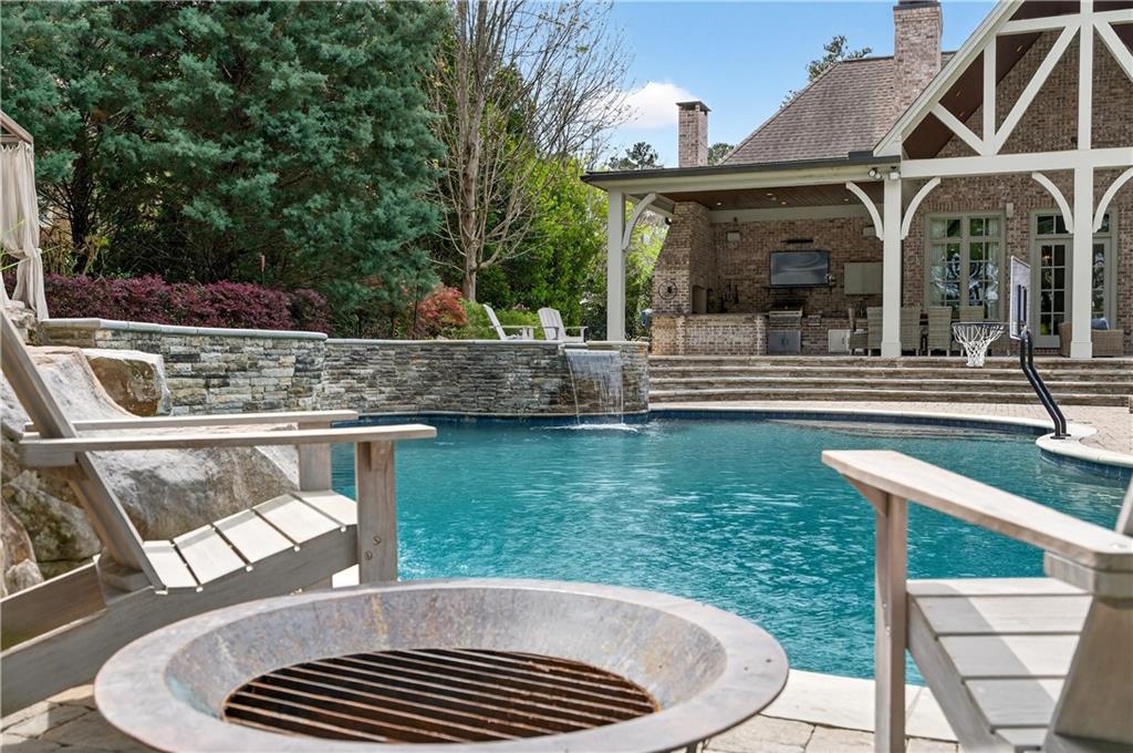 4915 Kettle River Point