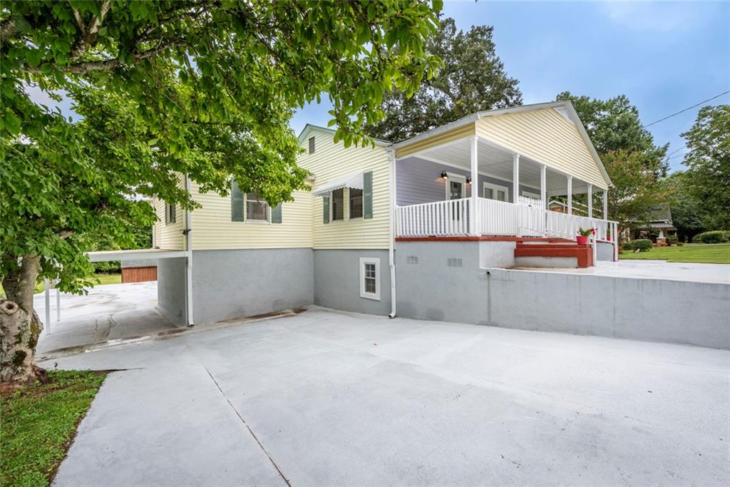 2508 Maple Road SE