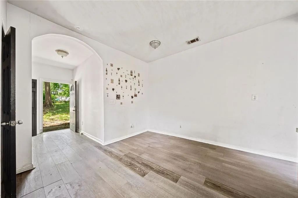 Atlanta, Georgia 30314, United States, 3 Bedrooms Bedrooms, ,2 BathroomsBathrooms,Residential,Active,123686