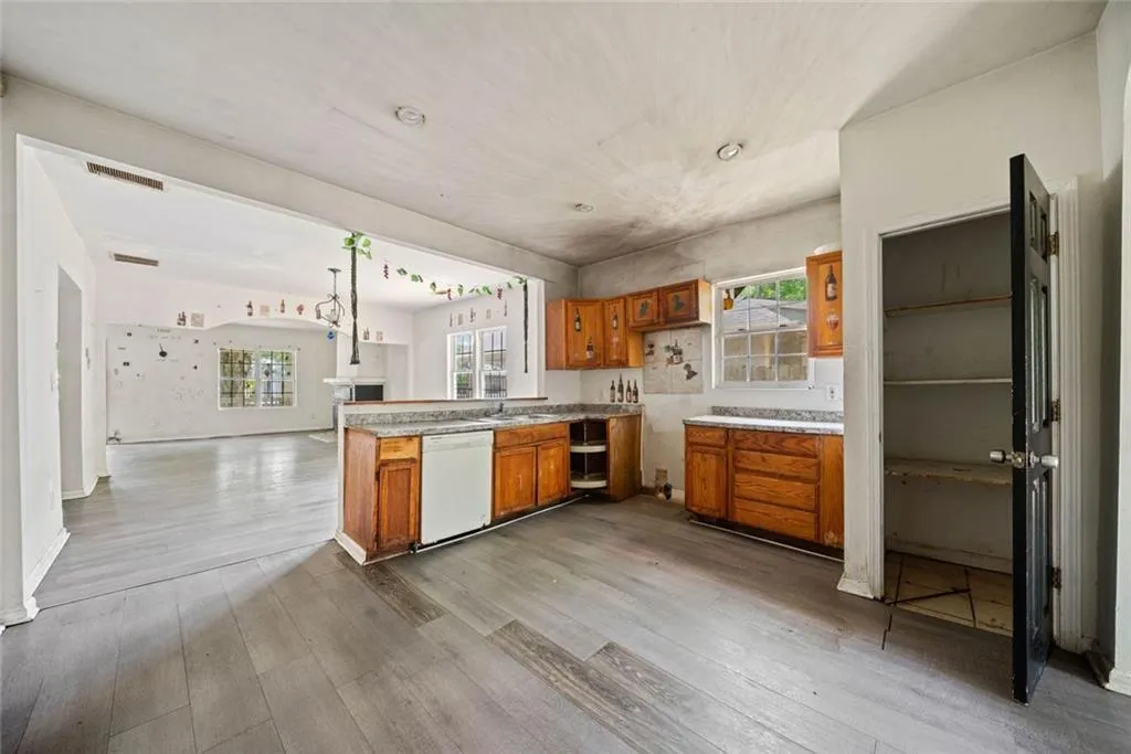 Atlanta, Georgia 30314, United States, 3 Bedrooms Bedrooms, ,2 BathroomsBathrooms,Residential,Active,123686