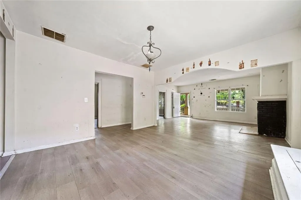 Atlanta, Georgia 30314, United States, 3 Bedrooms Bedrooms, ,2 BathroomsBathrooms,Residential,Active,123686