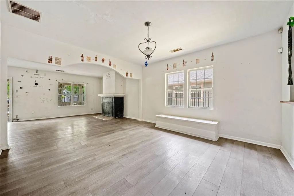 Atlanta, Georgia 30314, United States, 3 Bedrooms Bedrooms, ,2 BathroomsBathrooms,Residential,Active,123686