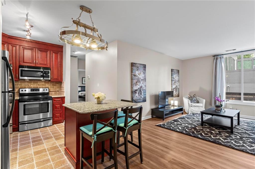 1421 Peachtree Street NE 211