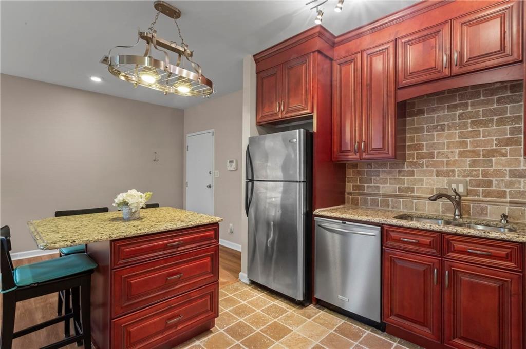 1421 Peachtree Street NE 211