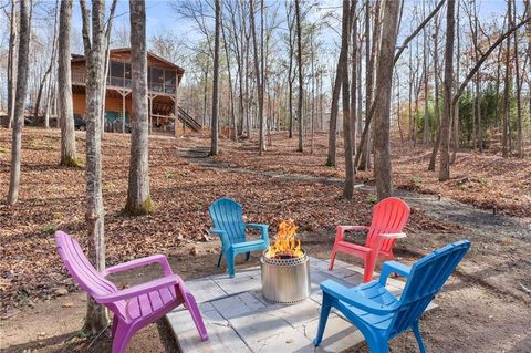 A home in Dawsonville