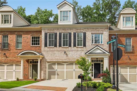 Townhouse For Sale - 10550 Bent Tree View<br/> Johns Creek, GA 30097