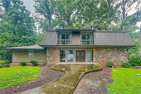 Homes For Rent - 4623 Huntridge Drive<br/> Roswell, GA 30075