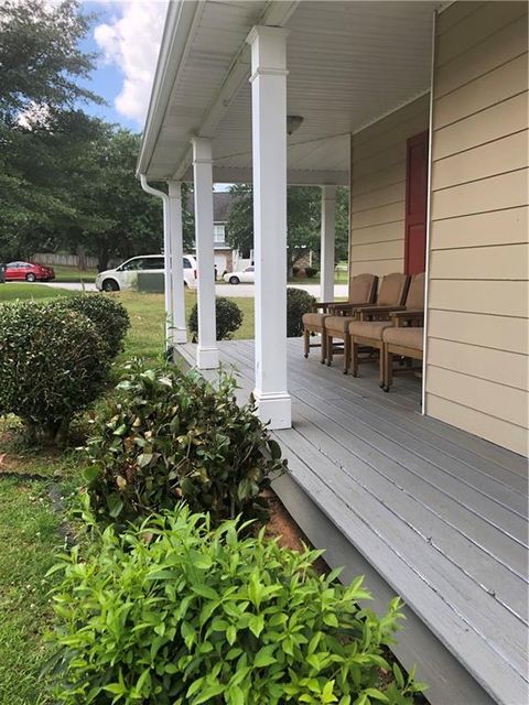 A home in Powder Springs