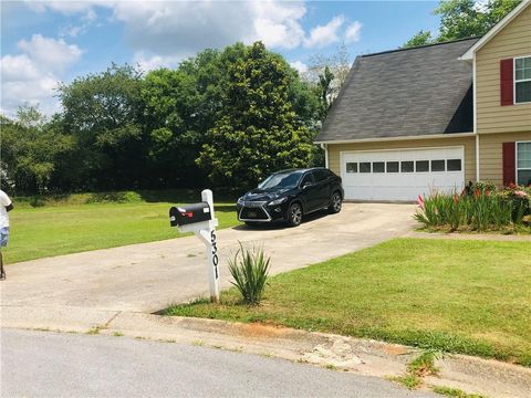 A home in Powder Springs