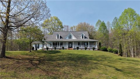 Homes For Sale - 552 Dalrymple Circle<br/> Ellijay, GA 30540