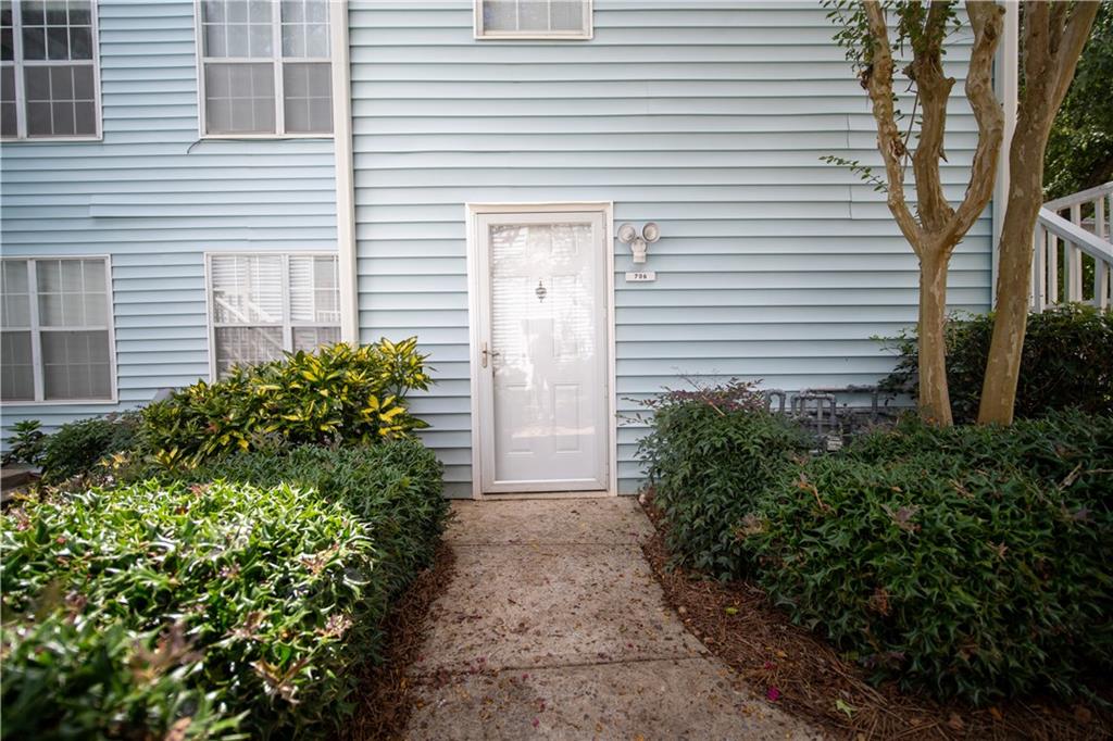 706 Glenleaf Drive
