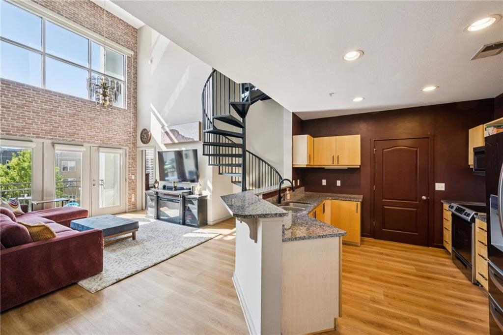 390 17th Street NW 6022