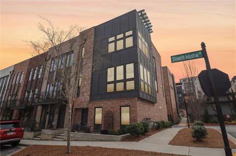 Townhouse For Sale - 1229 Chelsea Circle<br/> Atlanta, GA 30318