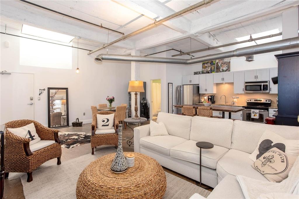 659 Auburn Avenue NE 243