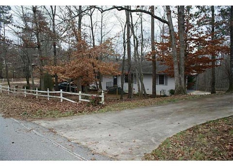 Homes For Sale - 3211 Country Lane<br/> Gainesville, GA 30506