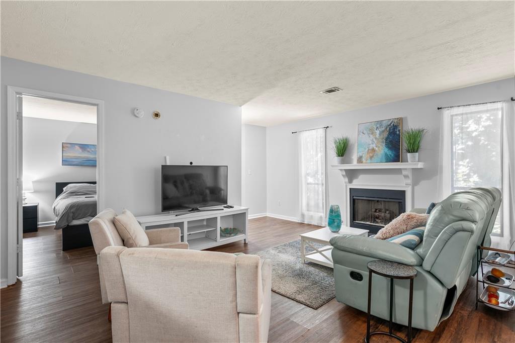 3949 Woodridge Way