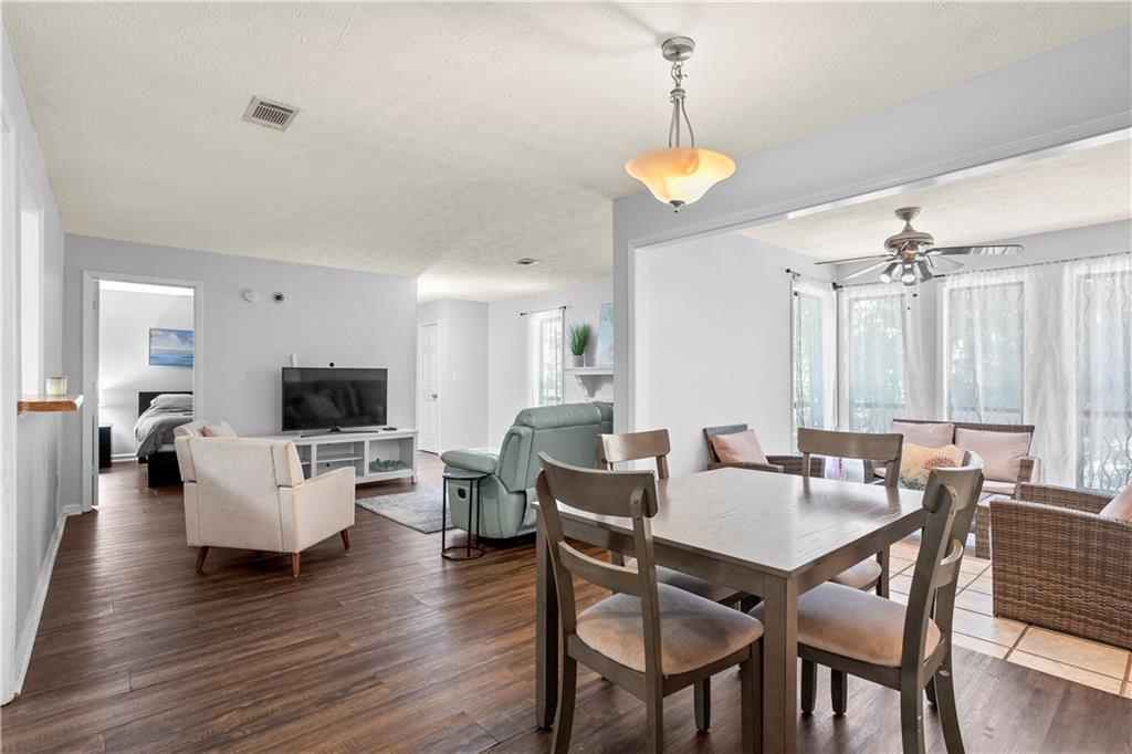 3949 Woodridge Way