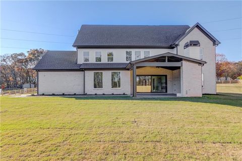 A home in Hoschton