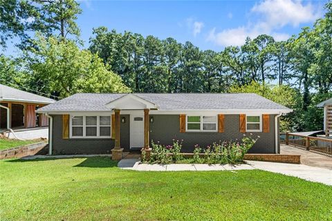 Photo of 2128 Mark Trail, Decatur, GA 30032 (MLS # 7740183)