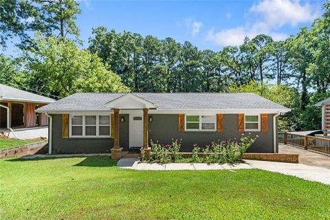 Homes For Sale - 2128 Mark Trail<br/> Dekalb County, Decatur, GA 30032