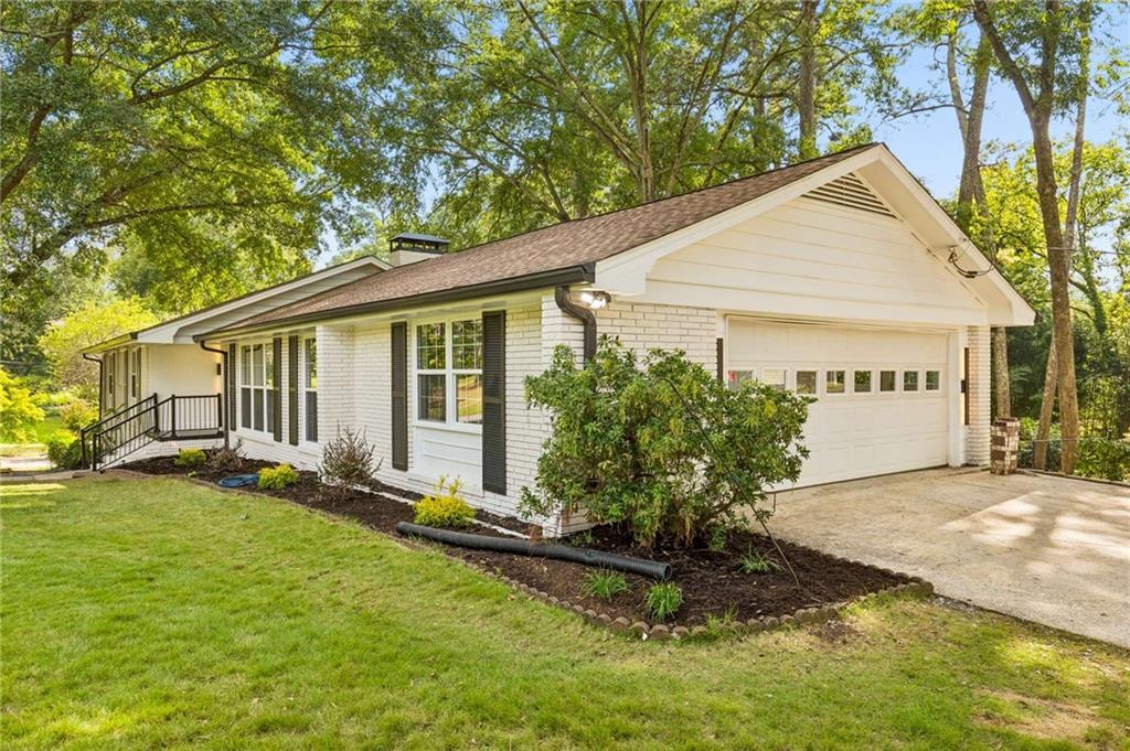 1896 Fisher Trail NE