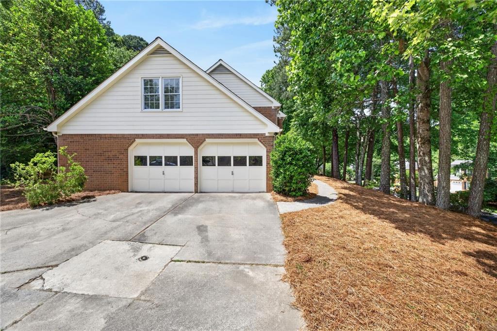 4150 Woodlark Court NE