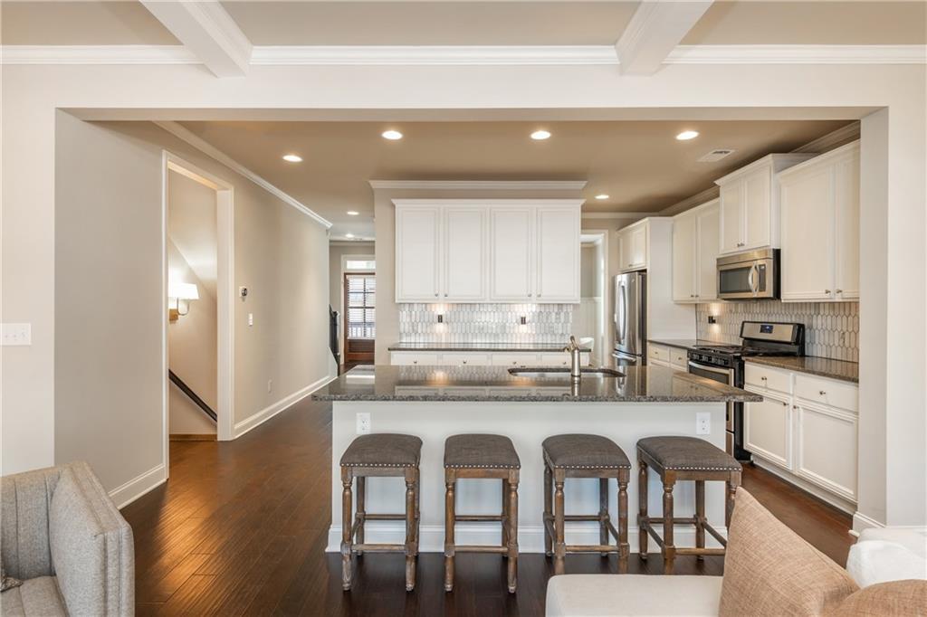 212 Coronet Woods Court 800