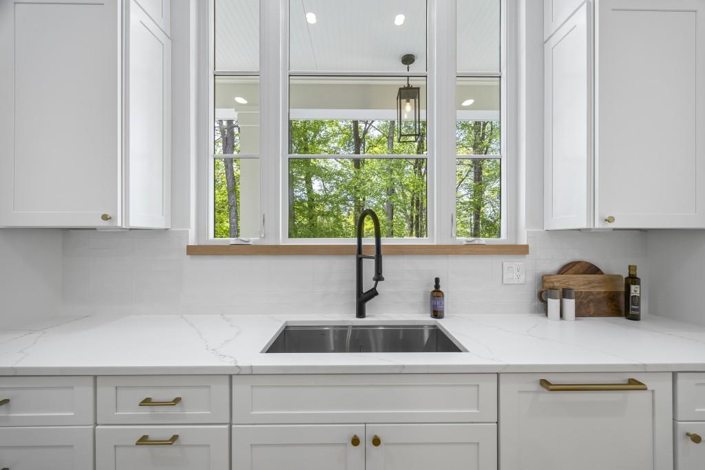 4785 Longchamps Drive, Sandy Springs, Georgia image 45