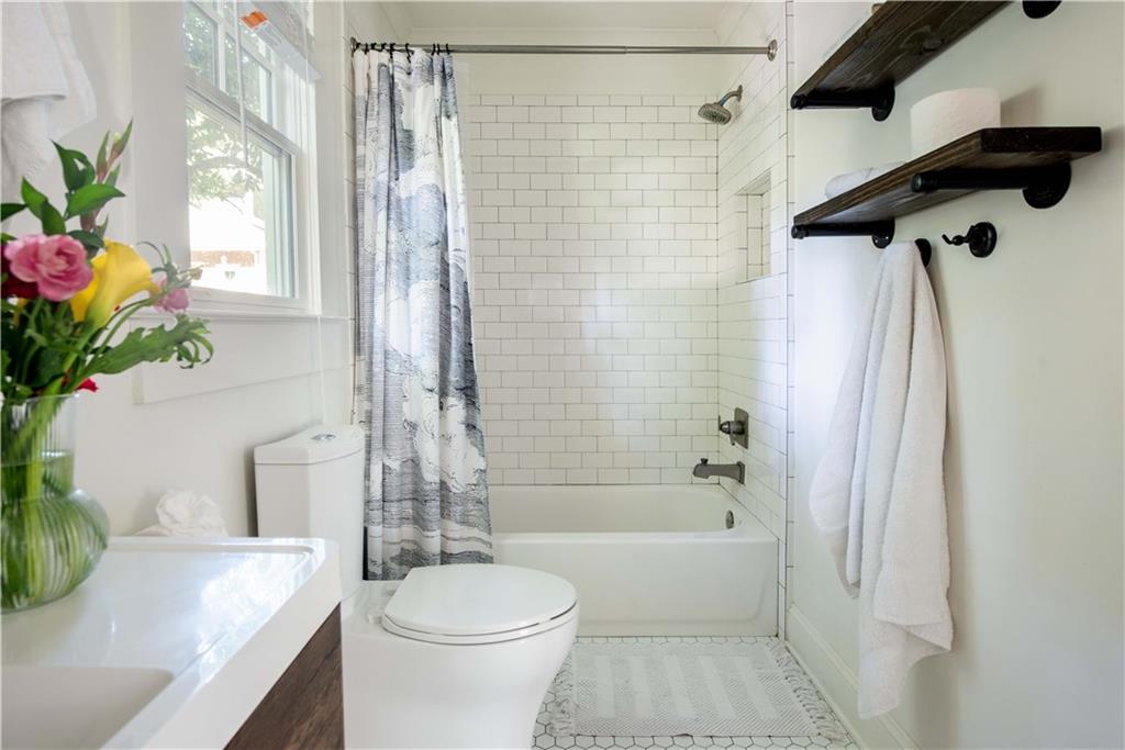 352 Sinclair Avenue NE