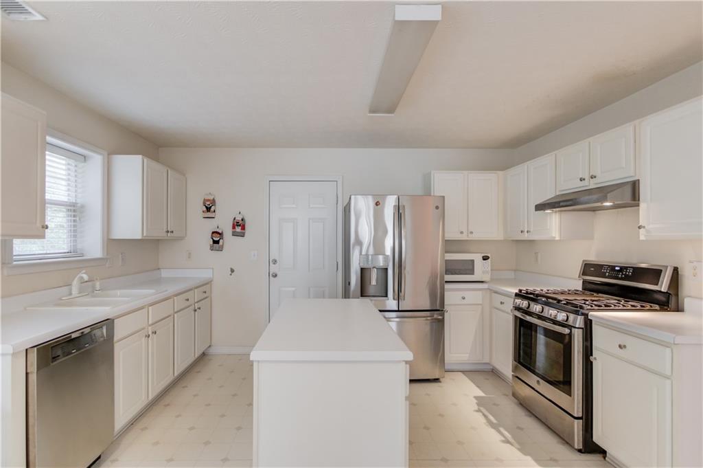 512 Antler Lane, Suwanee, Georgia image 7