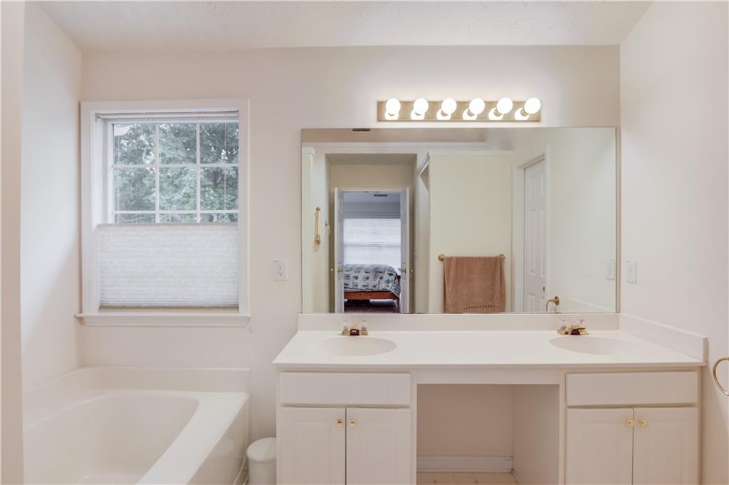 512 Antler Lane, Suwanee, Georgia image 12
