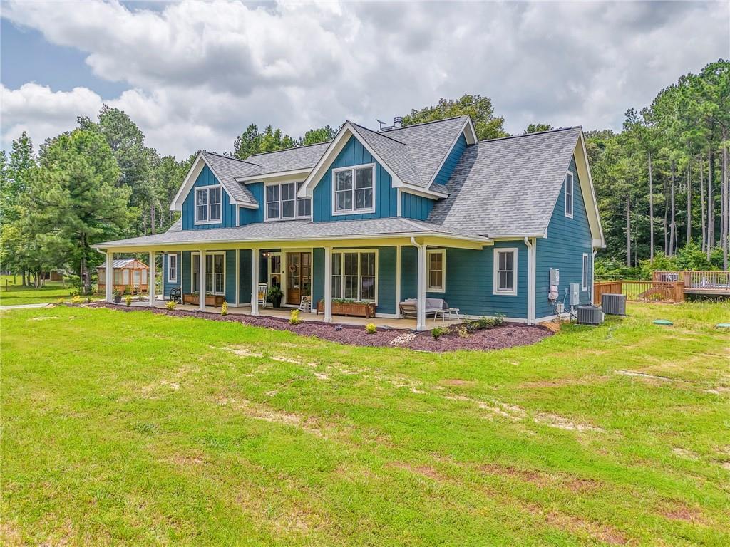 318 Quail Hollow Drive NW