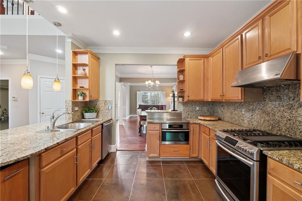 310 Kingspring Court, Roswell, Georgia image 7