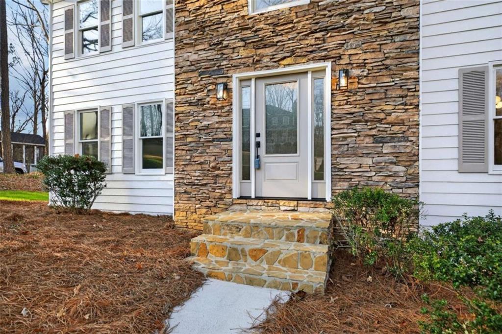 511 Lakeside Drive