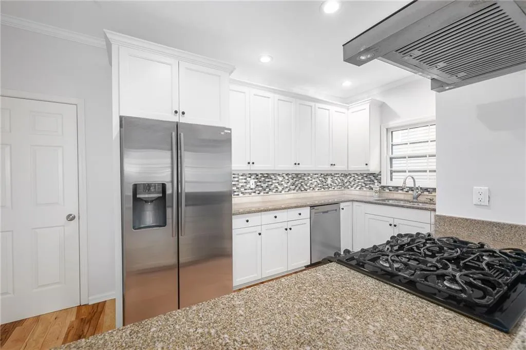 Atlanta, Georgia 30360, United States, 4 Bedrooms Bedrooms, ,4 BathroomsBathrooms,Residential,Pending,89709