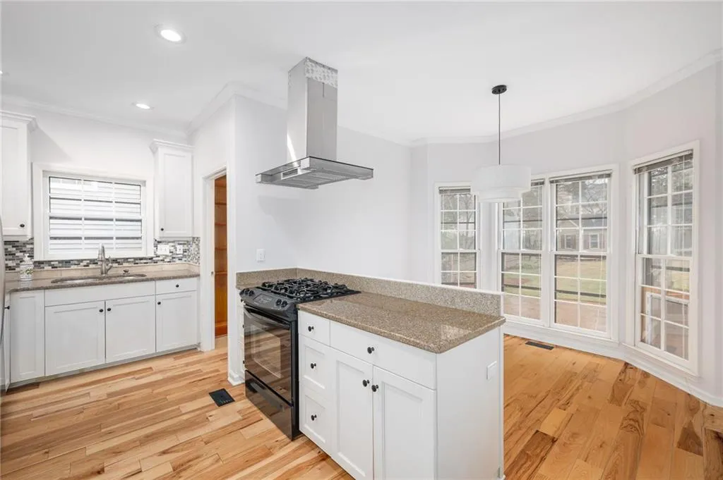 Atlanta, Georgia 30360, United States, 4 Bedrooms Bedrooms, ,4 BathroomsBathrooms,Residential,Pending,89709