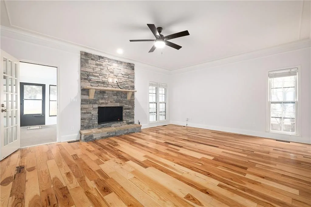 Atlanta, Georgia 30360, United States, 4 Bedrooms Bedrooms, ,4 BathroomsBathrooms,Residential,Pending,89709